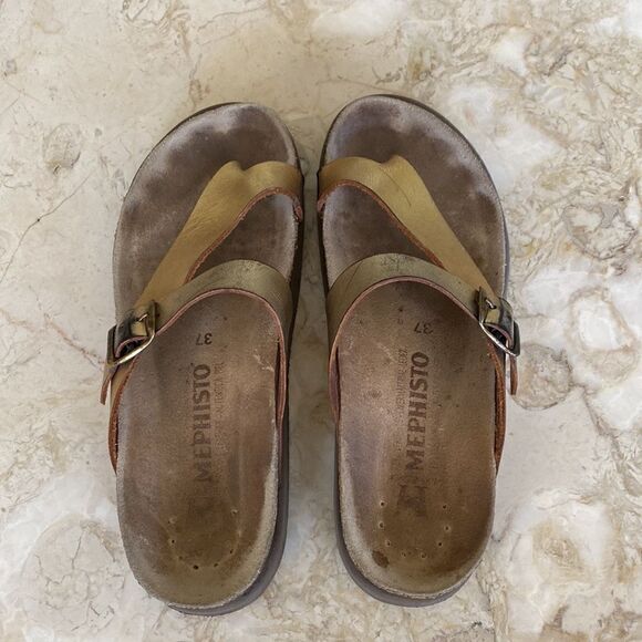 Mephisto Helen Gold Leather Thong Sandals - Picture 9 of 14